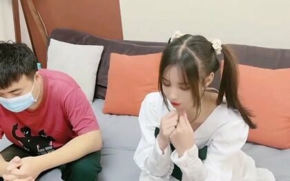 The Lovelorn Boy กับน้องสาวเซ็กซี่ของเธอมีความสุข