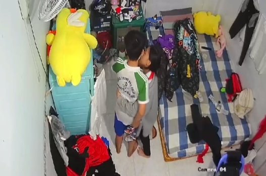 มาที่บ้านเพื่อเรียน แต่บังคับให้คุณทำอย่างอื่น