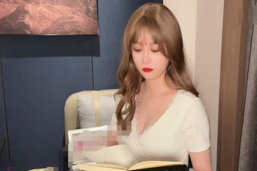ป้าหลานชายของฉันจัดงานปาร์ตี้ยามดึกเพื่อเกลี้ยกล่อมเขาเมื่อเขาอยู่ที่บ้านสอบของลุงของเขา