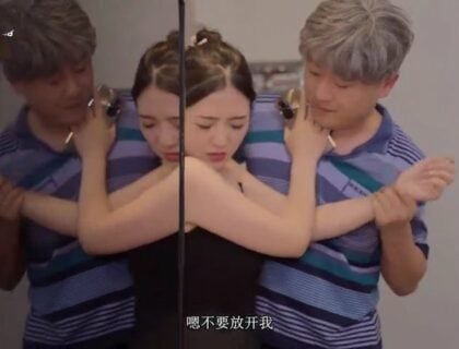 เพื่อนบ้านเก่าถูกทำลายและแอบดูกับเจ้าบ้านที่น่ารัก