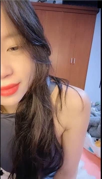 เปิดเผยคลิปทางเพศของเหงียน Thi Bich Van 2K8 เมื่อเธอแอบเข้าไปในห้องนอนโดยแฟนของเธอ