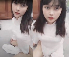 หญิงแรก -หญิงปีแรกคือหน้าอกสุดเซ็กซี่